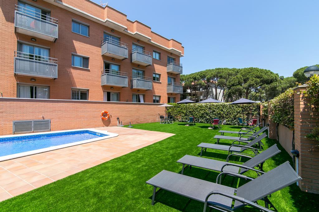 Aparthotel Bardon Castelldefels Exteriör bild