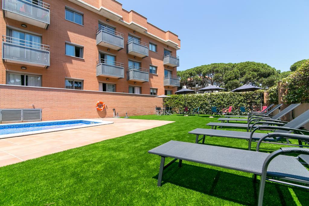 Aparthotel Bardon Castelldefels Exteriör bild