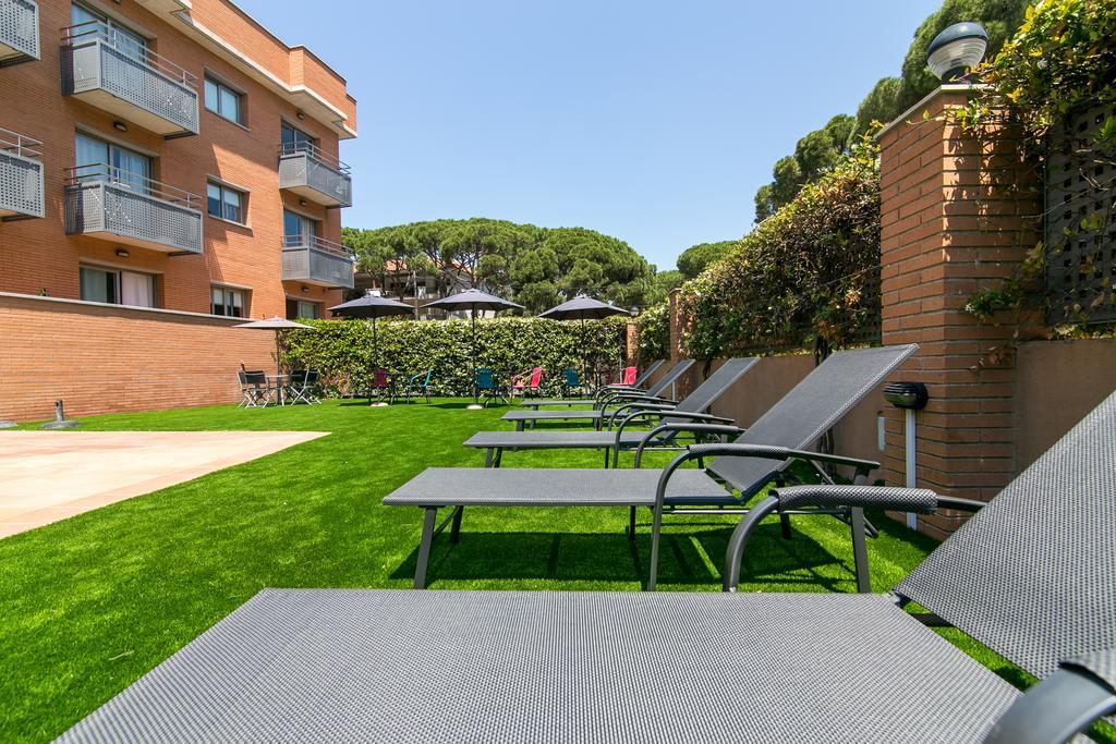 Aparthotel Bardon Castelldefels Exteriör bild