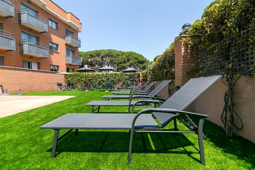 Aparthotel Bardon Castelldefels Exteriör bild