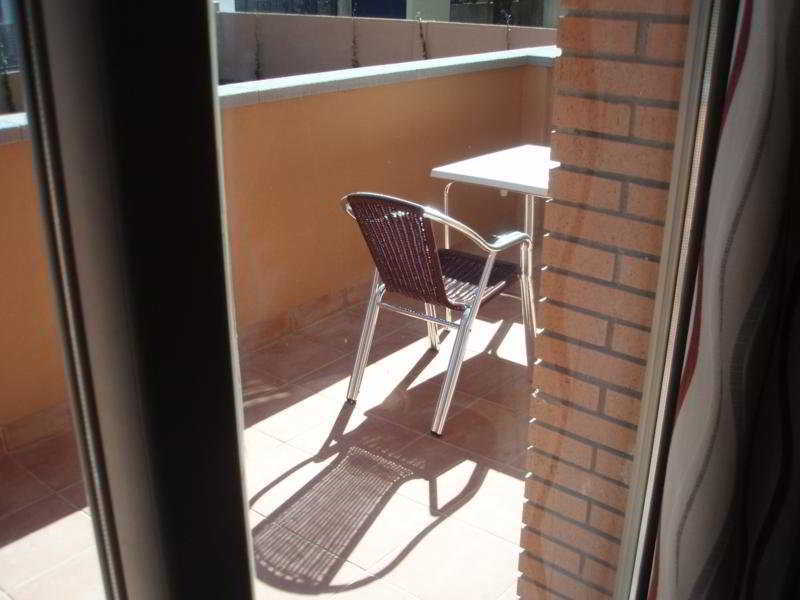 Aparthotel Bardon Castelldefels Exteriör bild