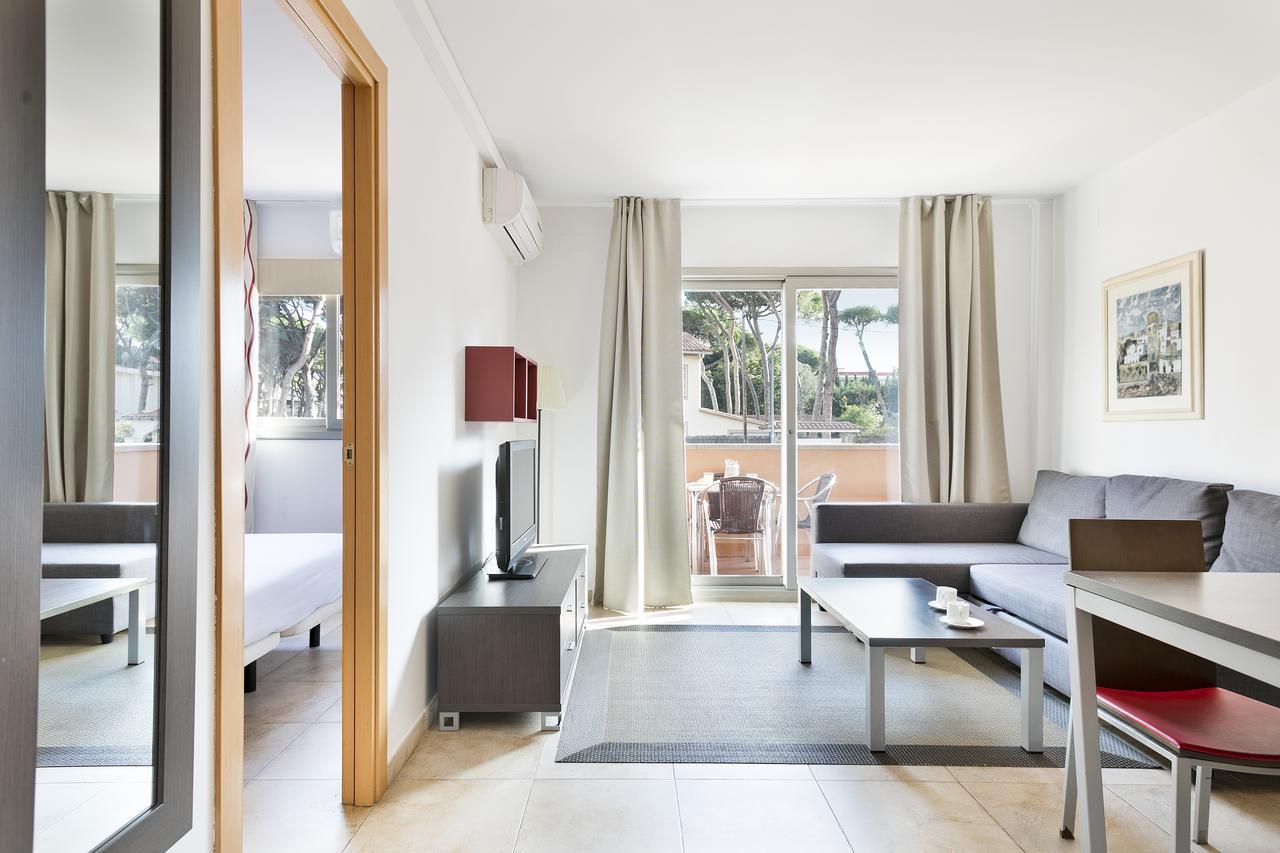 Aparthotel Bardon Castelldefels Exteriör bild